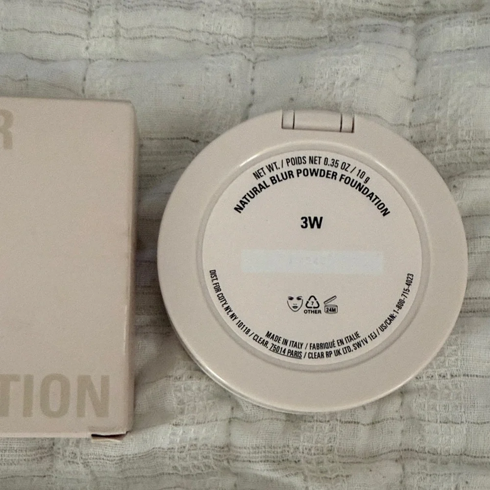 Kylie Cosmetics Natural blur Powder Foundation 3W